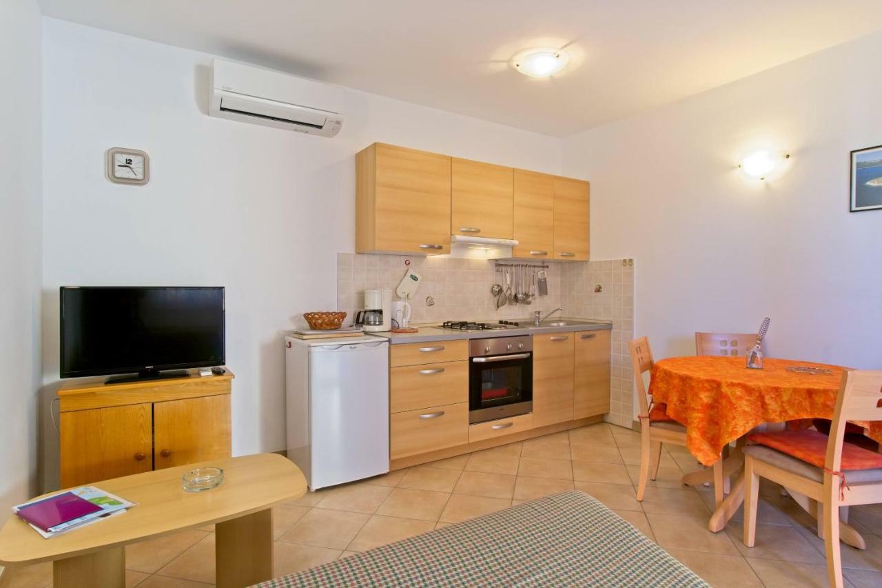 Apartmani Dorita Mali Lošinj Exterior foto